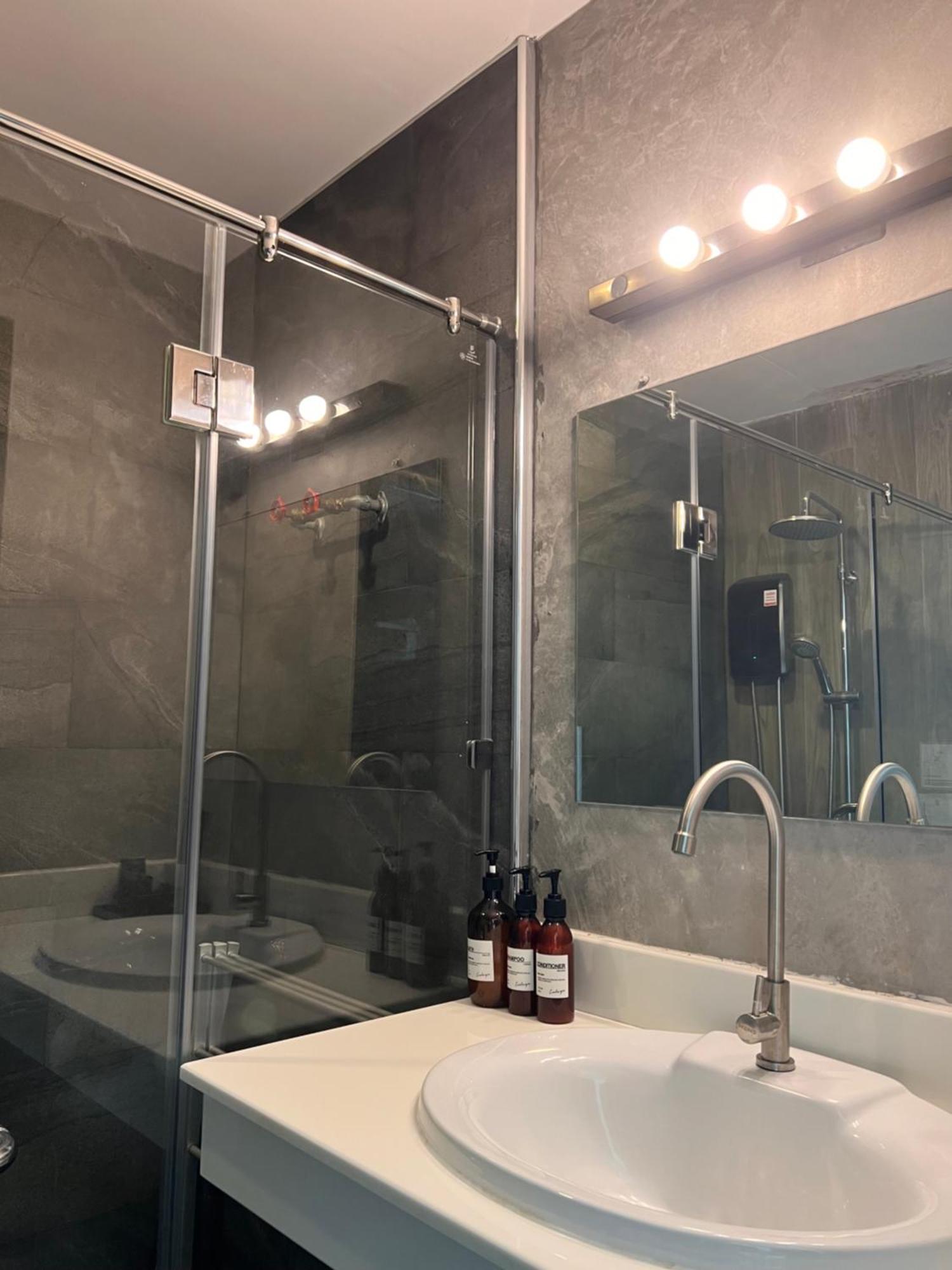 Inlaya Ratchaburi Hotel Екстериор снимка