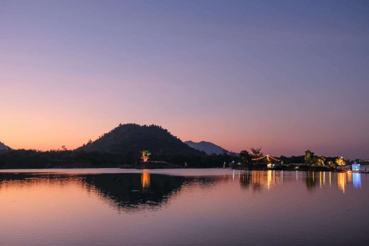 Inlaya Ratchaburi Hotel Екстериор снимка